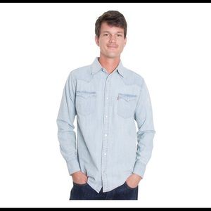Levi’s Barstow western shirt.